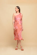 Cargar imagen en el visor de la galería, VESTIDO ROSA IV SS120
