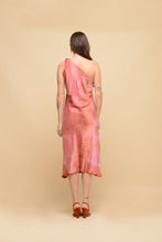 Cargar imagen en el visor de la galería, VESTIDO ROSA IV SS120
